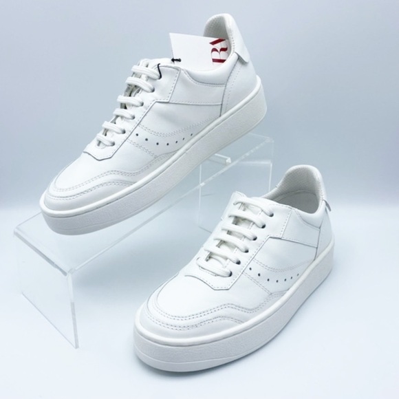 NWT. Zara Women's White Leather Uniform Sneakers Comfort Nurse. Size 7,5. - Picture 1 of 12